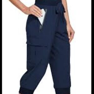 Maskert Women's Cargo Joggers Size M